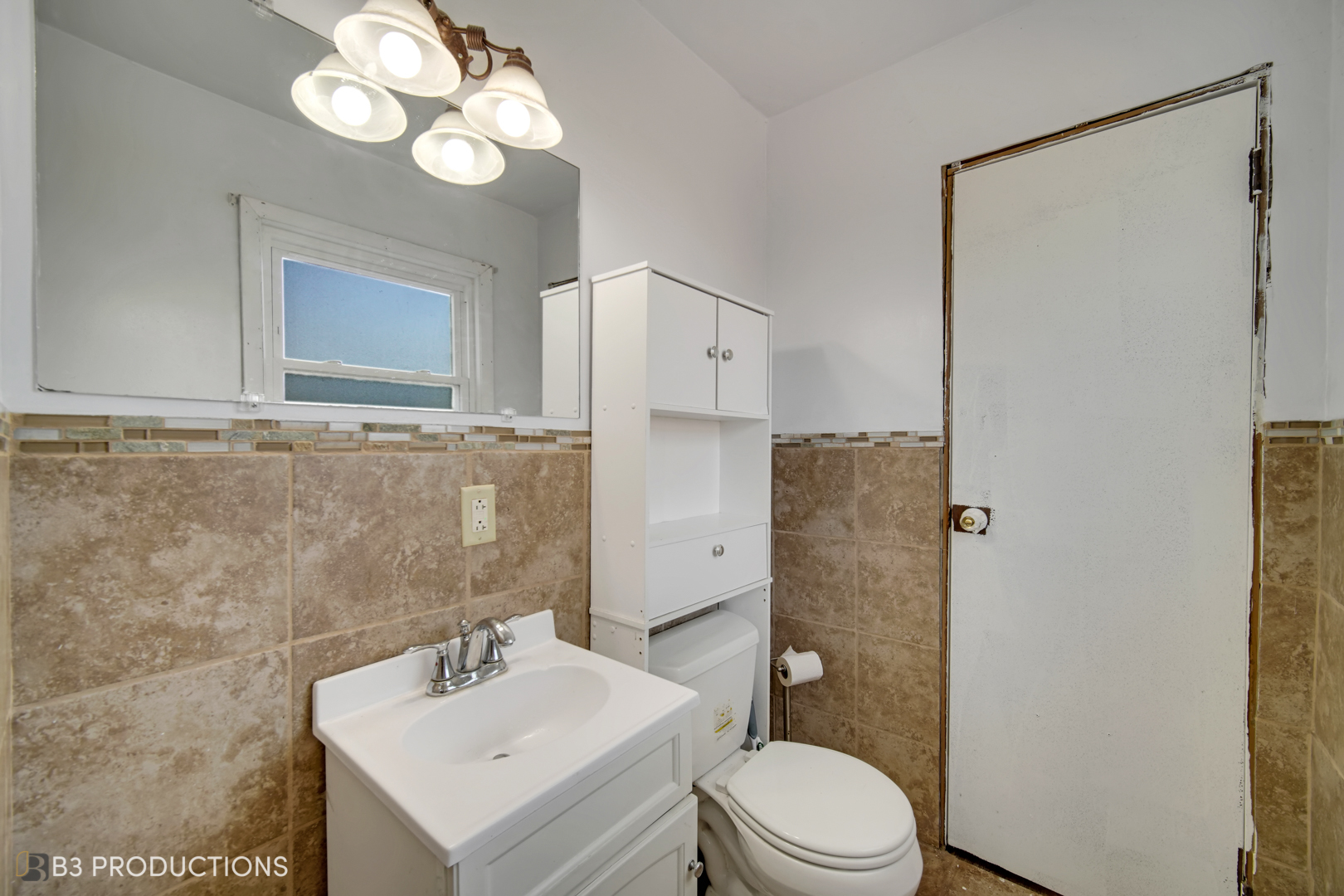 22 Arlington Drive Romeoville, IL 60446 - Photo 10 of 15 a bathroom with a sink a toilet and shower