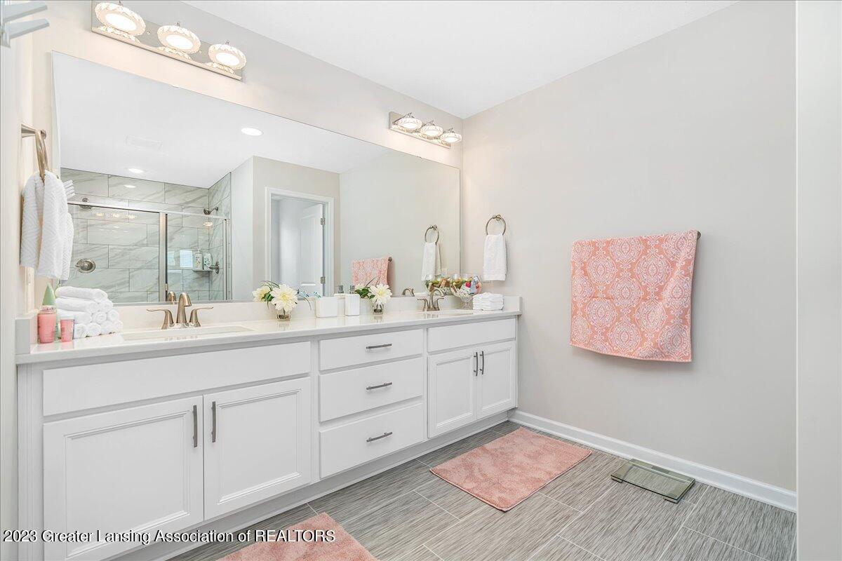 3962 Gallop Road East Lansing, MI 48823 - Photo 14 of 25 primary batroom