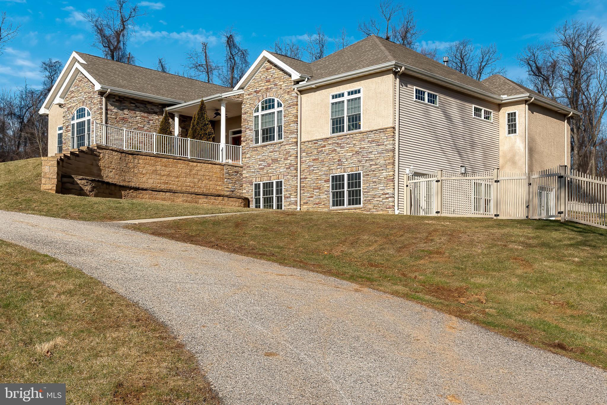 385 Windsor Road York, PA 17402 - Photo 3 of 93 Gallery Image 3