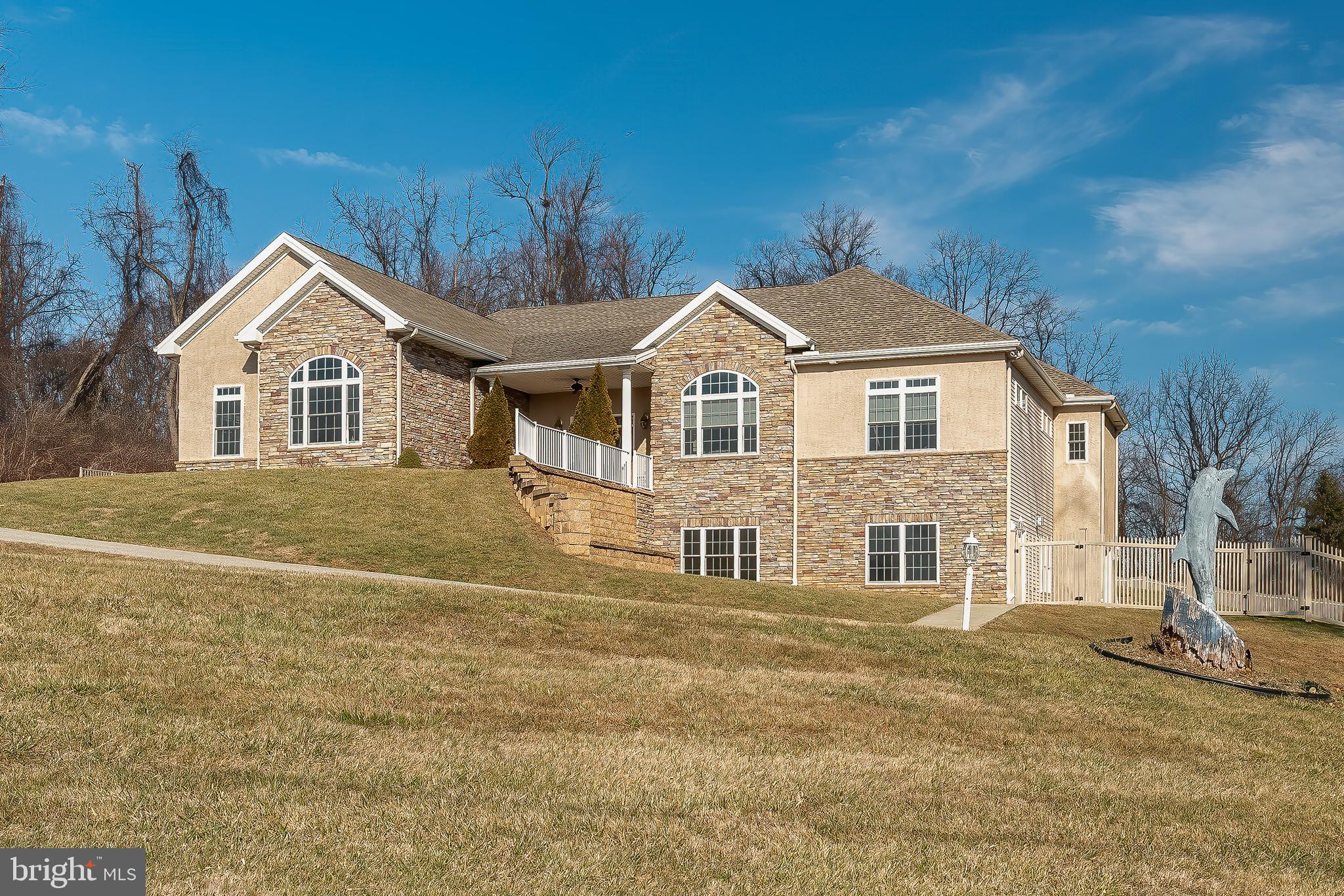 385 Windsor Road York, PA 17402 - Photo 4 of 93 Gallery Image 4