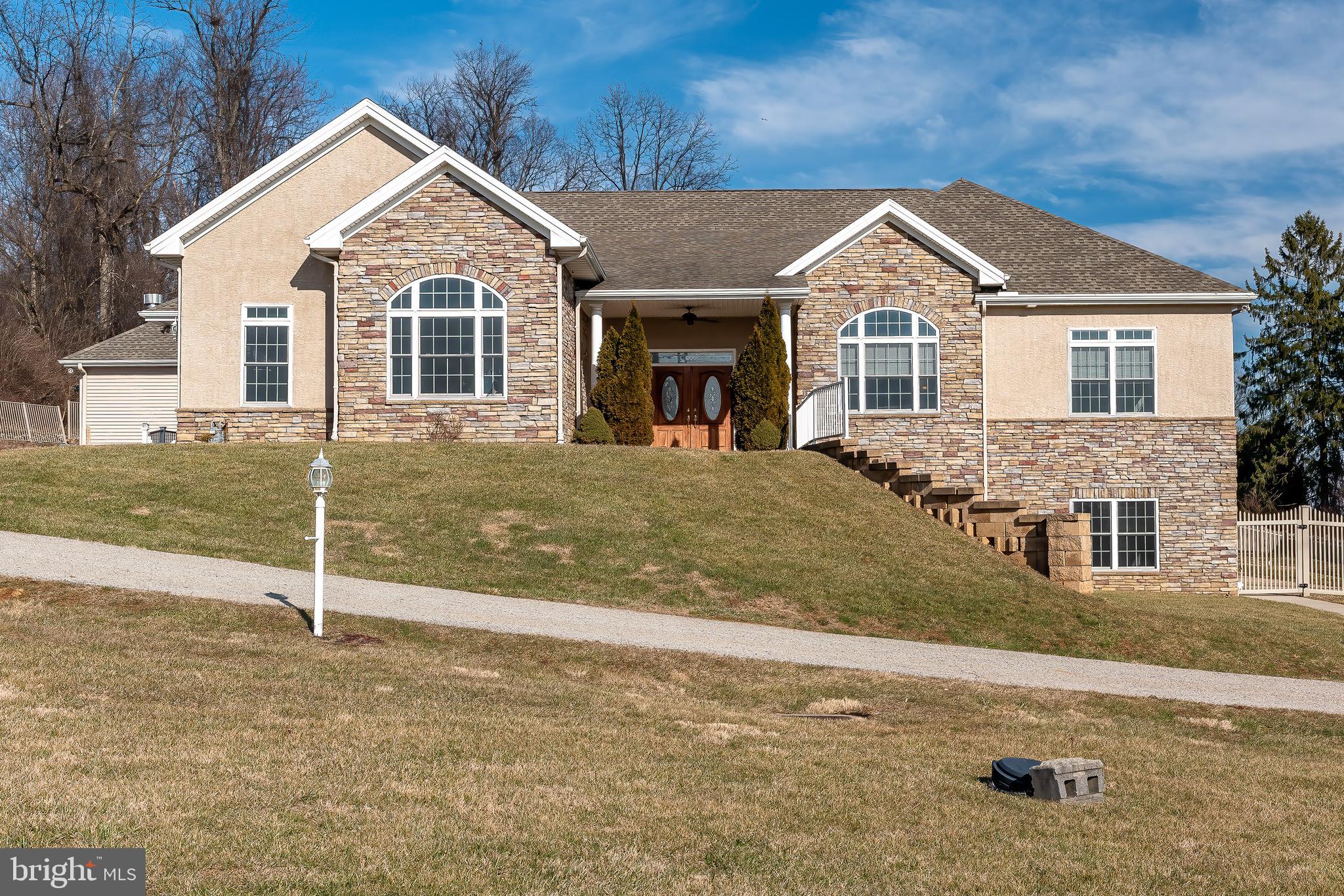 385 Windsor Road York, PA 17402 - Photo 6 of 93 Gallery Image 6