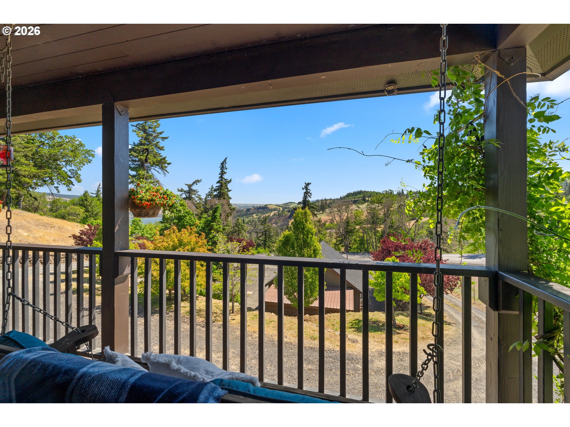 1717 Hood River Road Mosier, OR 97040 - Photo 4 of 47
