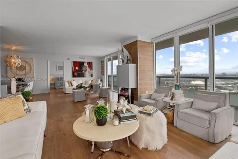 $1,050,000 | 50 Biscayne Boulevard, Unit 3510, Miami, FL 33132