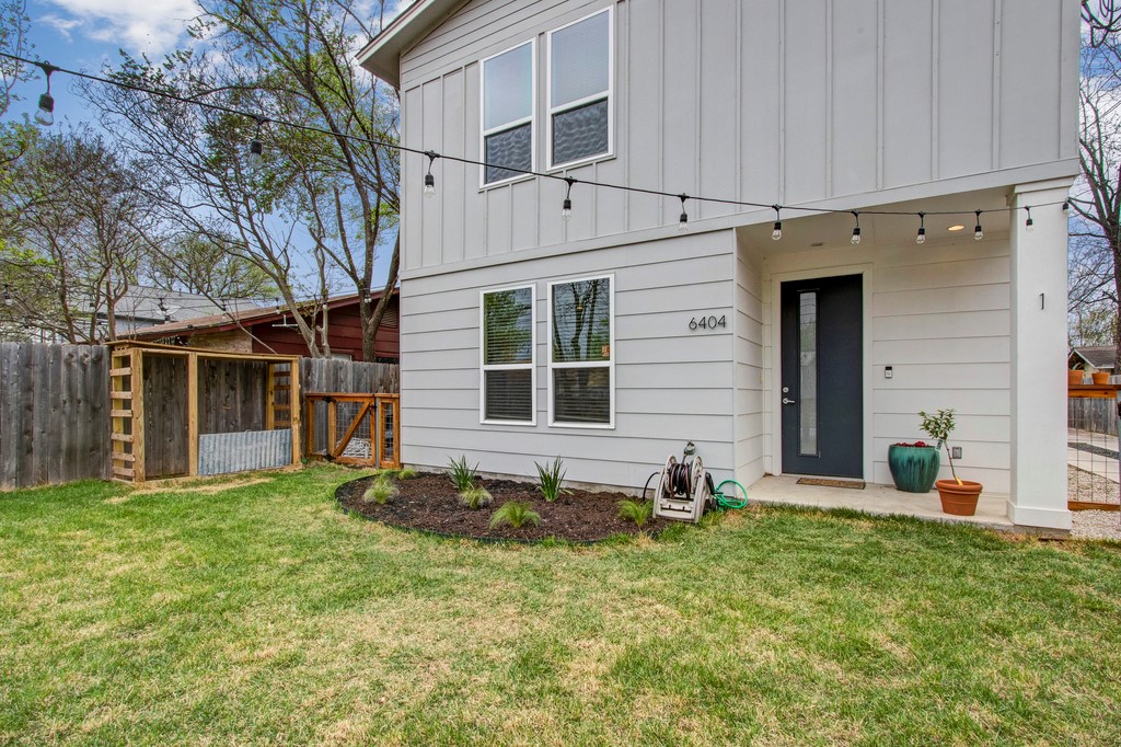 6404 Porter Street, Unit 1 Austin, TX 78741 - Photo 20 of 22 This free-standing condo lives like a single-family home with a fenced-in front yard for all your furry friends!