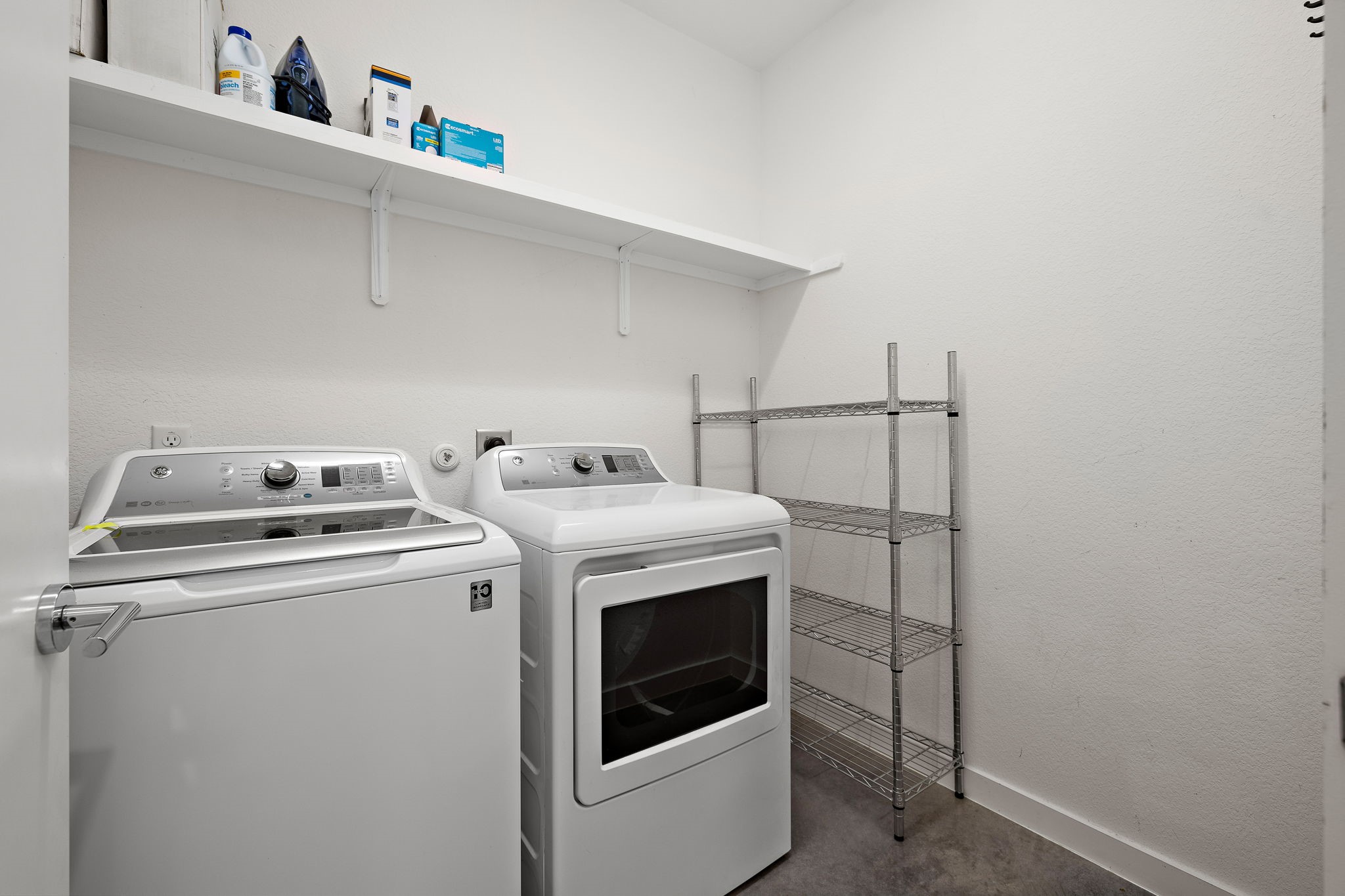 6404 Porter Street, Unit 1 Austin, TX 78741 - Photo 6 of 22 Washer and dryer included in monthly rent