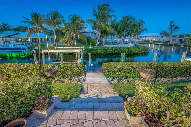 $2,360,000 | 4020 Southeast Whiticar Way, Stuart, FL 34997