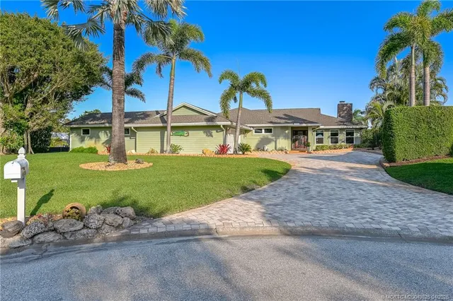 $2,360,000 | 4020 Southeast Whiticar Way, Stuart, FL 34997