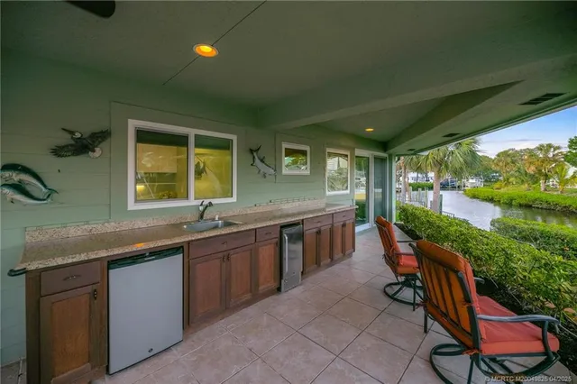 $2,360,000 | 4020 Southeast Whiticar Way, Stuart, FL 34997