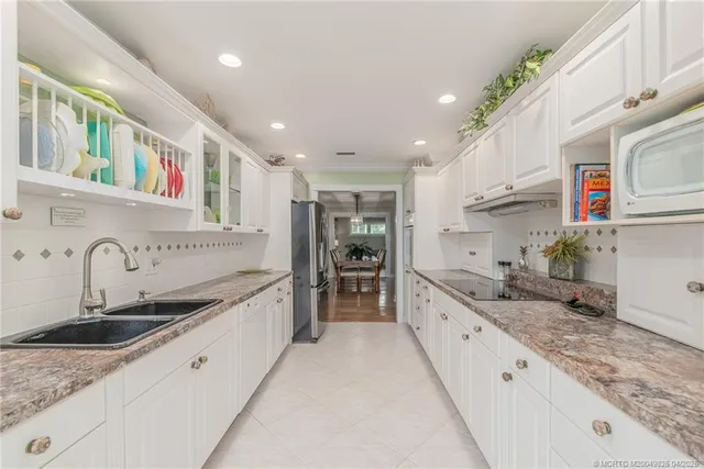 $2,360,000 | 4020 Southeast Whiticar Way, Stuart, FL 34997