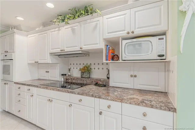 $2,360,000 | 4020 Southeast Whiticar Way, Stuart, FL 34997