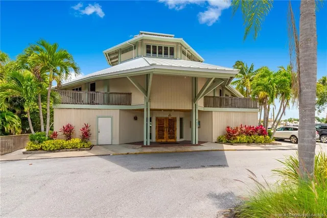 $2,360,000 | 4020 Southeast Whiticar Way, Stuart, FL 34997