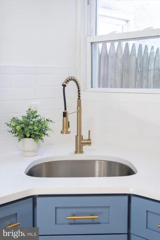 a close view of sink and tap