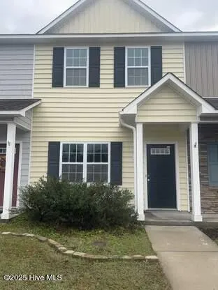 $1,300 | 626 Ebb Tide Lane, Sneads Ferry, NC 28460