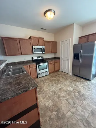 $1,375 | 626 Ebb Tide Lane, Sneads Ferry, NC 28460