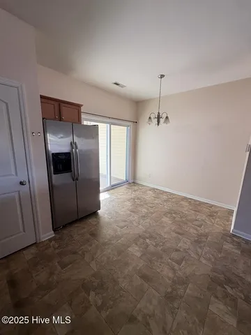 $1,300 | 626 Ebb Tide Lane, Sneads Ferry, NC 28460