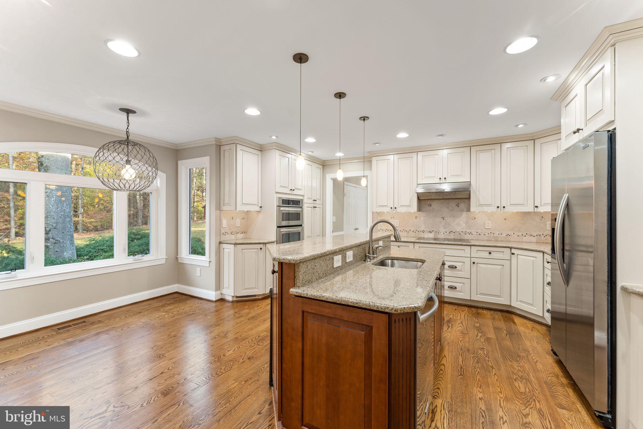 8084 Counselor Road Manassas, VA 20112 - Photo 15 of 62 Two-Tiered Island