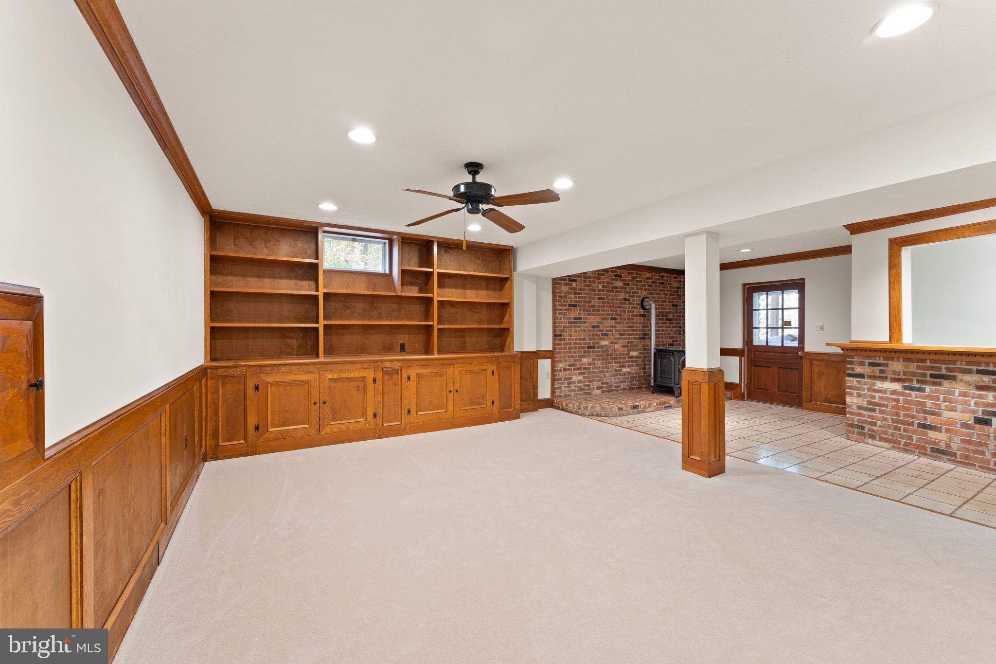 8084 Counselor Road Manassas, VA 20112 - Photo 38 of 62 Custom Built-ins!