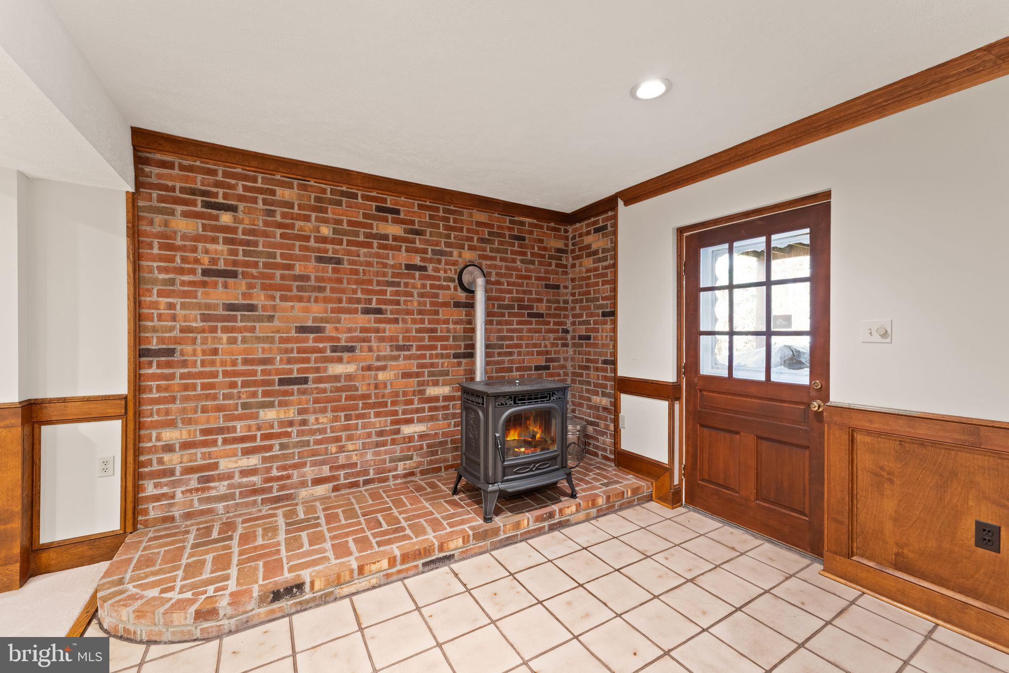 8084 Counselor Road Manassas, VA 20112 - Photo 39 of 62 Pellet Stove!