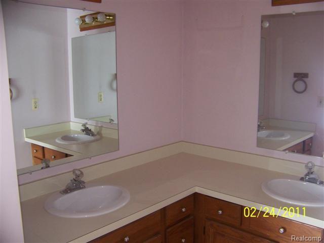 697 Range Road Marysville, MI 48040 - Photo 6 of 7 102_1868