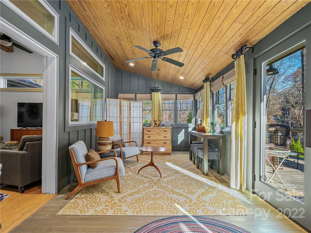 4580 Chimney Rock Road Hendersonville, NC 28792 - Photo 12 of 37 Gallery Image 12