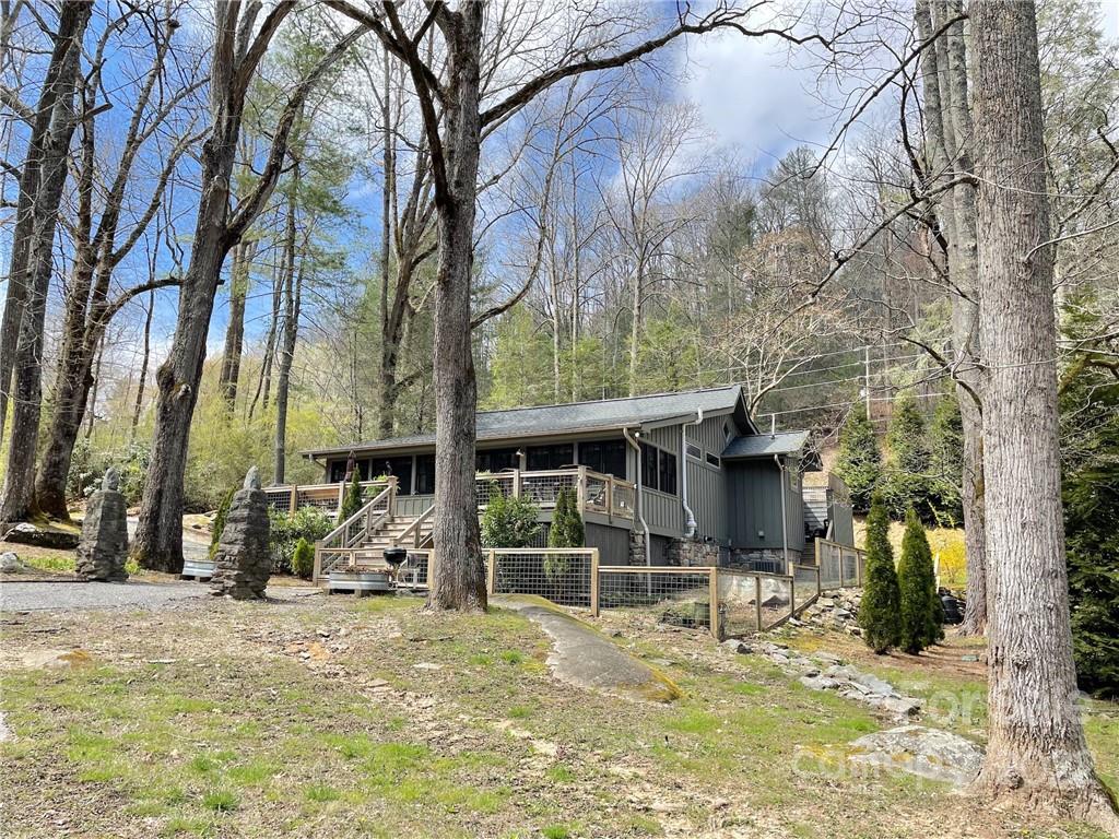 4580 Chimney Rock Road Hendersonville, NC 28792 - Photo 21 of 37 Gallery Image 21