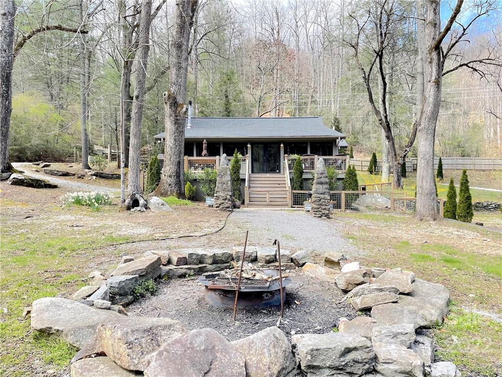 4580 Chimney Rock Road Hendersonville, NC 28792 - Photo 23 of 37 Gallery Image 23