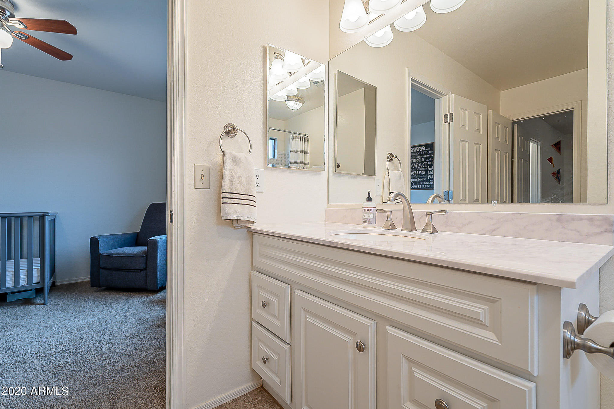 1501 East Mineral Road Gilbert, AZ 85234 - Photo 15 of 20 JJ Bath2