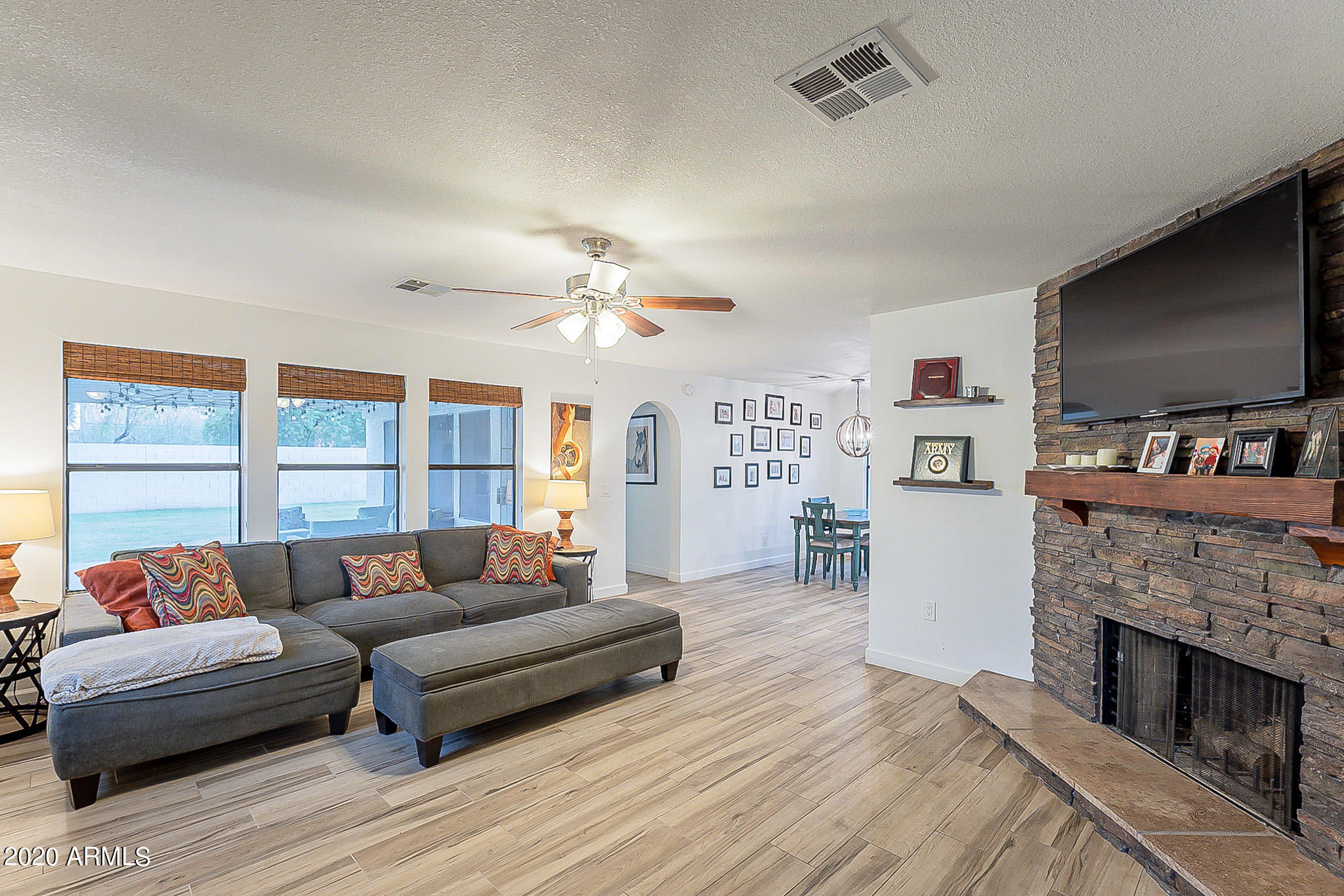 1501 East Mineral Road Gilbert, AZ 85234 - Photo 2 of 20 LR 1