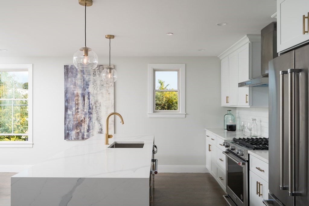 7 Saco Street, Unit 5 Boston, MA 02122 - Photo 3 of 8