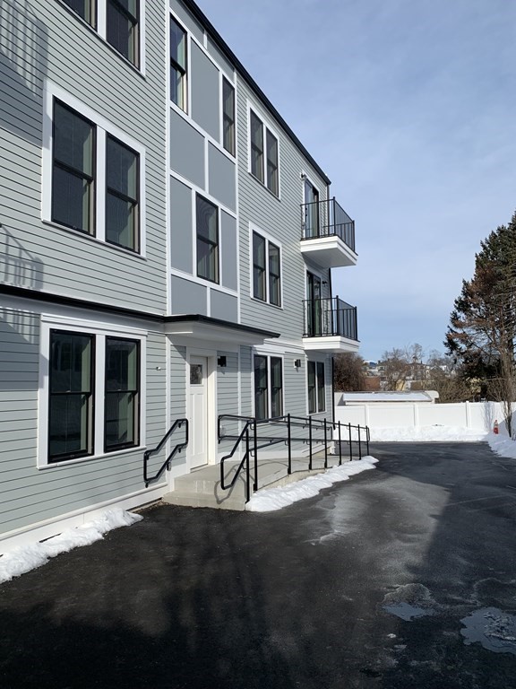 7 Saco Street, Unit 5 Boston, MA 02122 - Photo 6 of 8