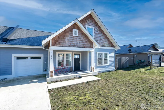 $450,000 | 760 Commercial Avenue, Darrington, WA 98241