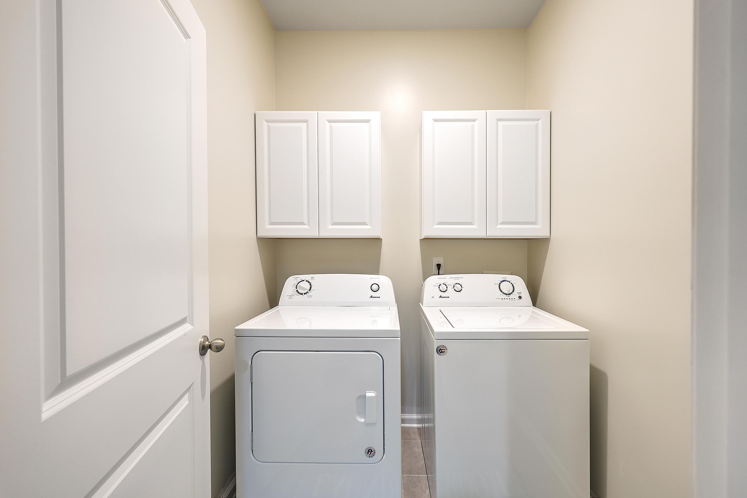 206 Rhodes Court Summerville, SC 29486 - Photo 18 of 42 Laundry Room
