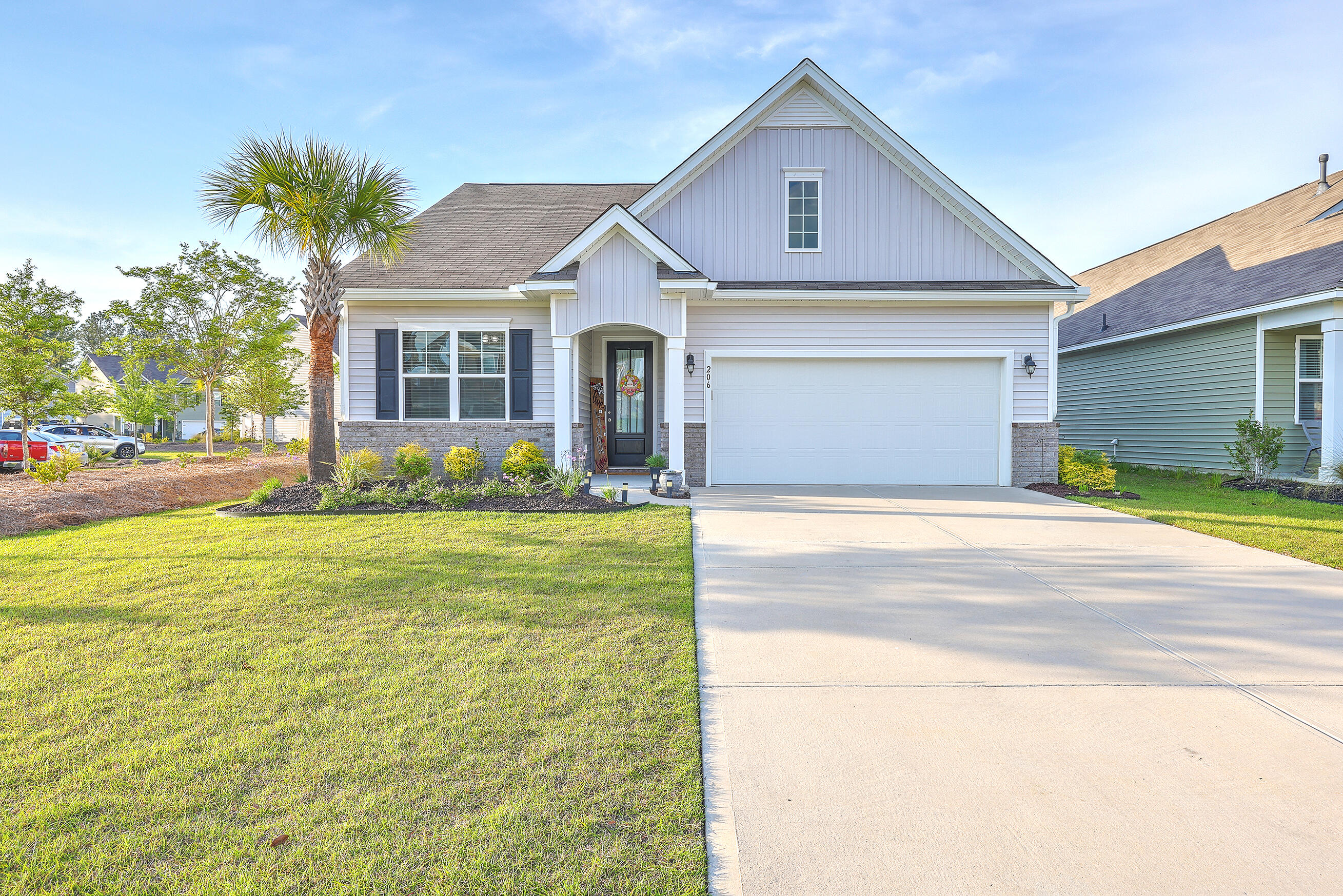 206 Rhodes Court Summerville, SC 29486 - Photo 2 of 42 Welcome Home!