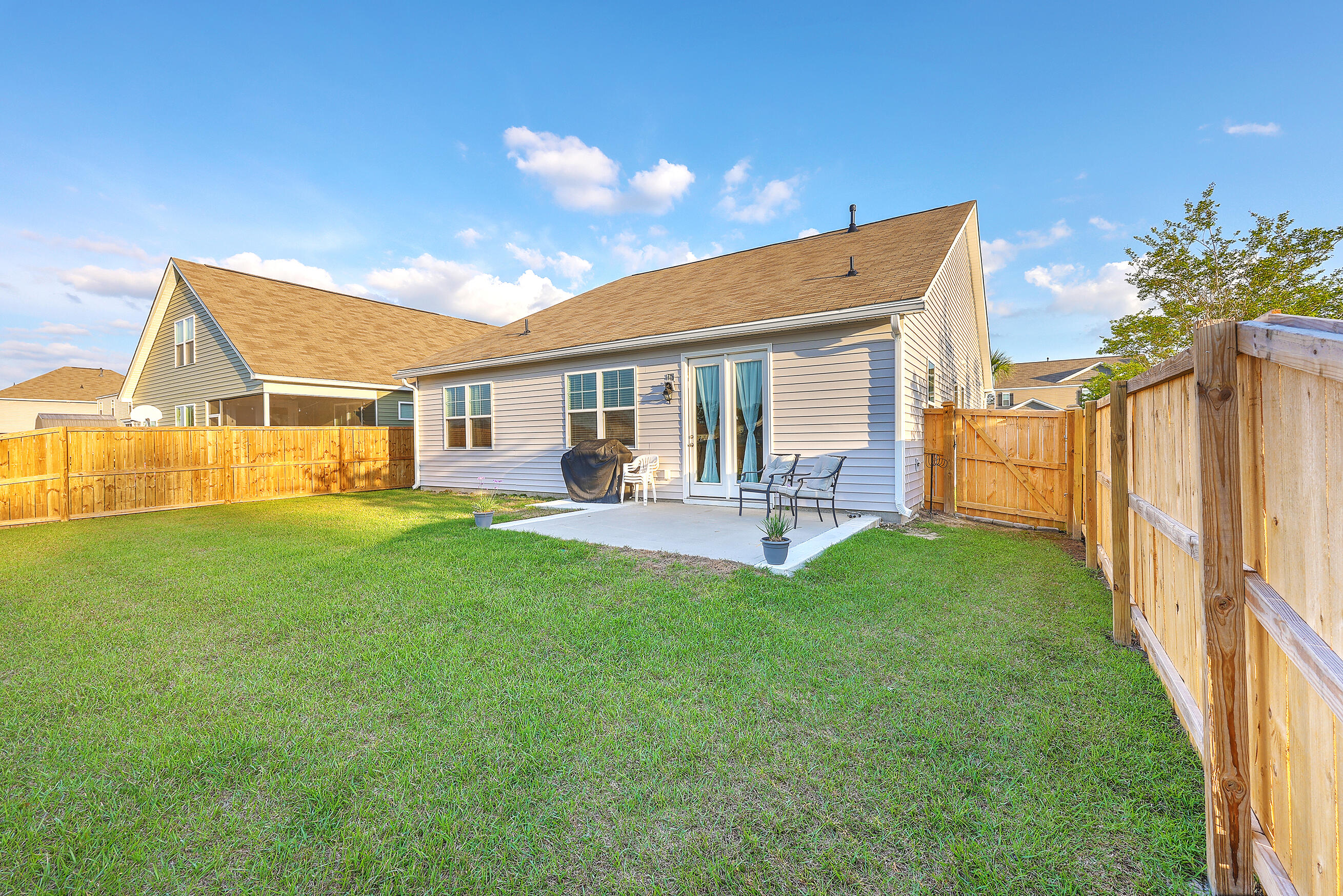 206 Rhodes Court Summerville, SC 29486 - Photo 24 of 42 Patio!