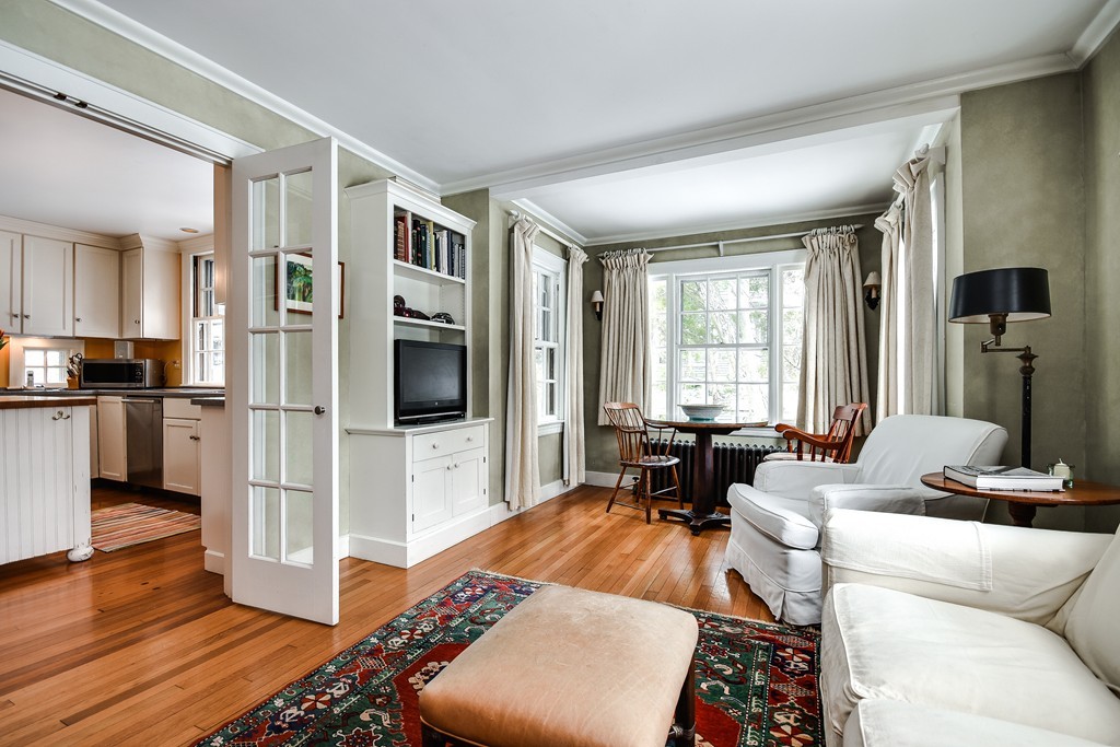 17 Cypress Road Wellesley, MA 02481 - Photo 6 of 25