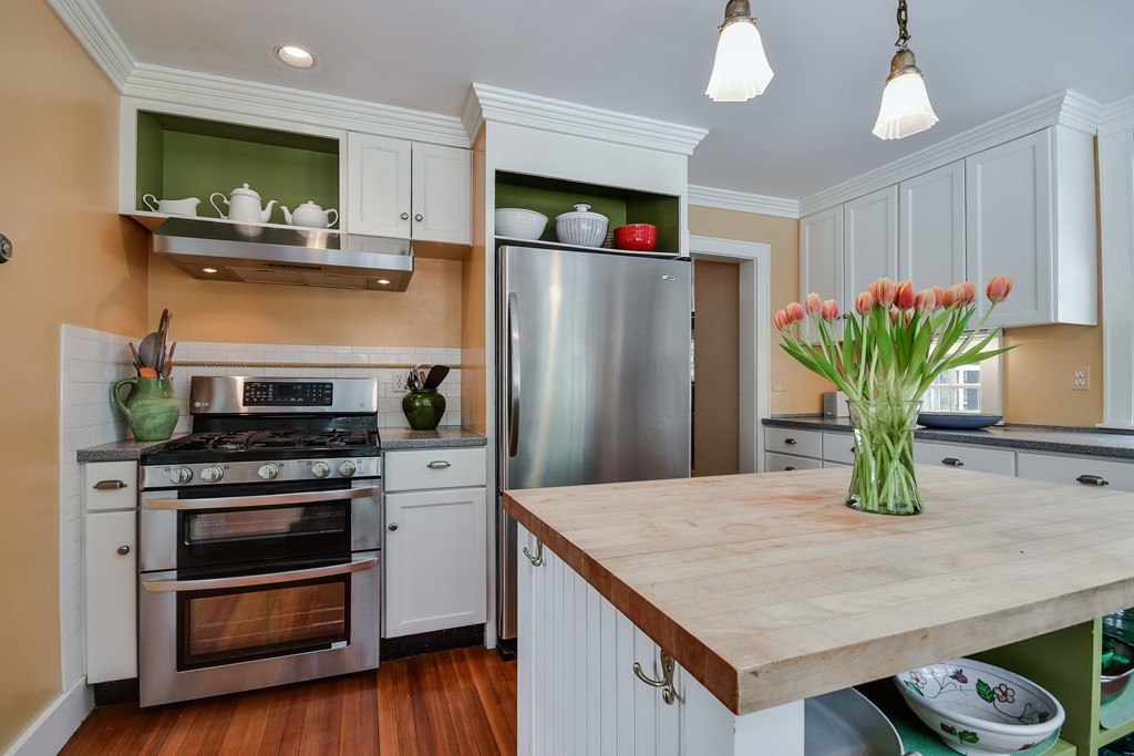 17 Cypress Road Wellesley, MA 02481 - Photo 8 of 25