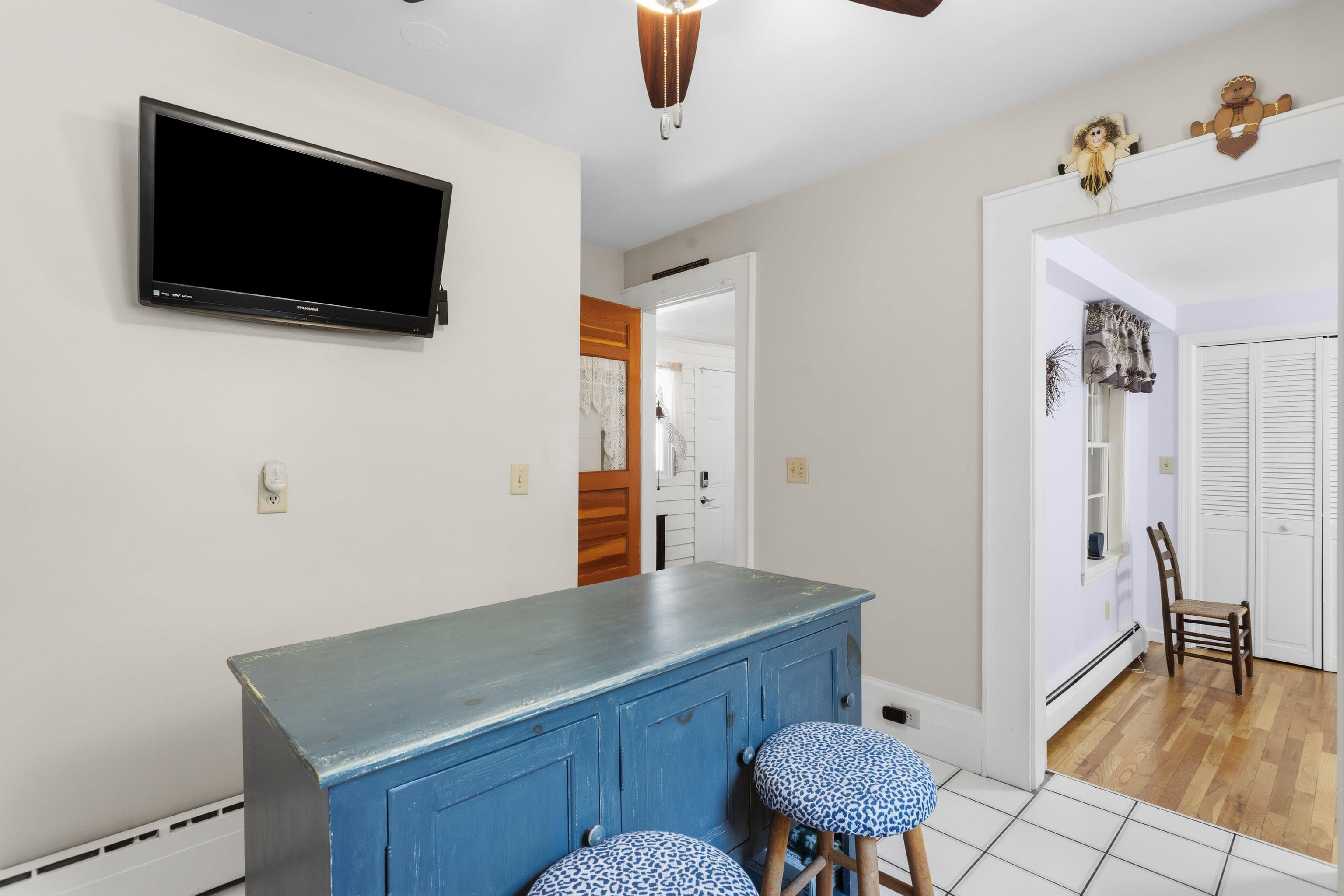 611 Coolidge Avenue Manchester, NH 03102 - Photo 19 of 55