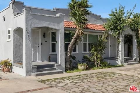 $1,200,000 | 2817 South Norton Avenue, Los Angeles, CA 90018