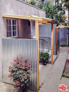 $1,200,000 | 2817 South Norton Avenue, Los Angeles, CA 90018