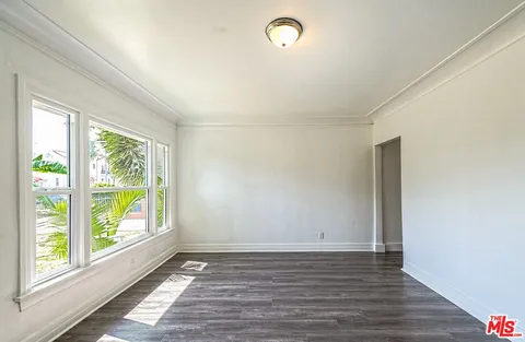 $1,200,000 | 2817 South Norton Avenue, Los Angeles, CA 90018