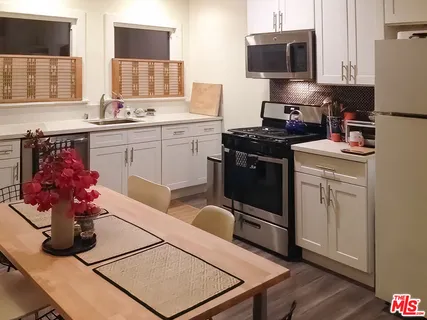 $1,200,000 | 2817 South Norton Avenue, Los Angeles, CA 90018