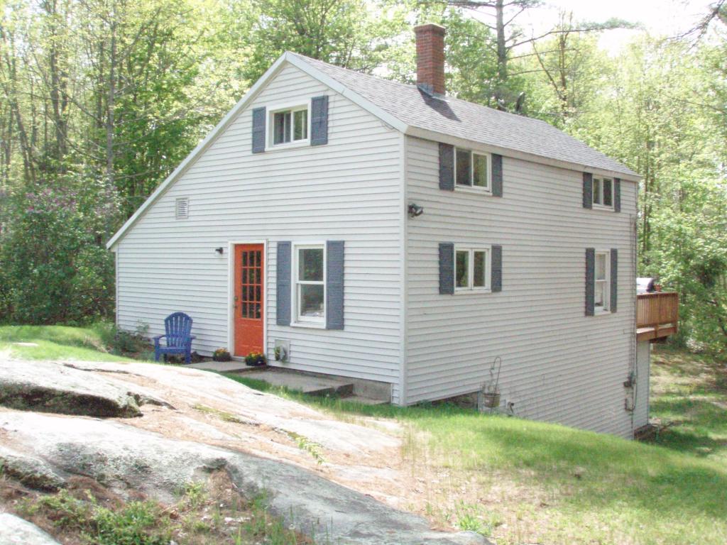 23 College Road Wolfeboro, NH 03894 - Photo 2 of 29