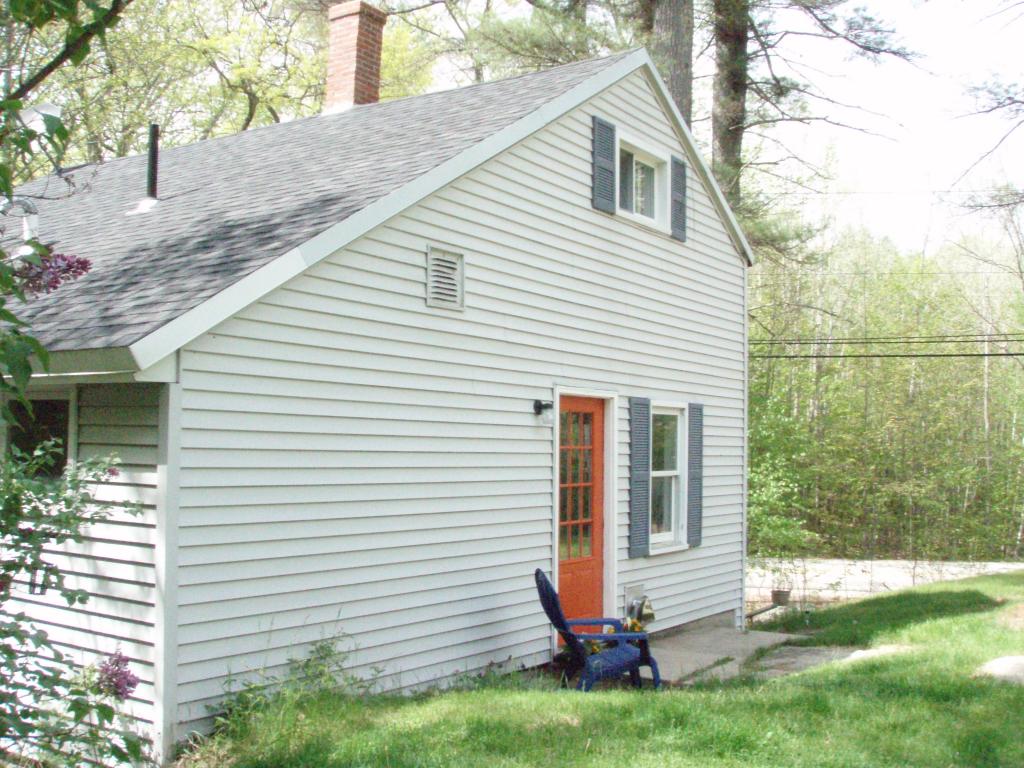 23 College Road Wolfeboro, NH 03894 - Photo 5 of 29