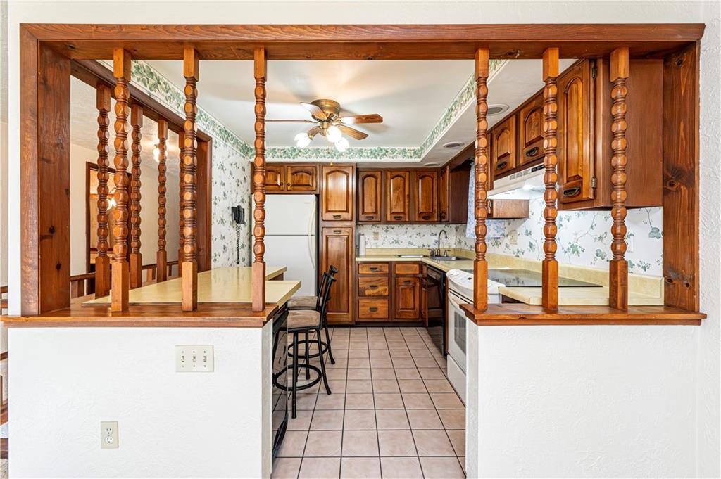 2002 Michael Avenue Irwin, PA 15642 - Photo 17 of 49 a view of a balcony