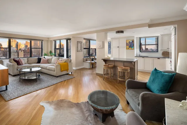 $2,649,000 | 200 East 74th Street, Unit 21A | Lenox Hill