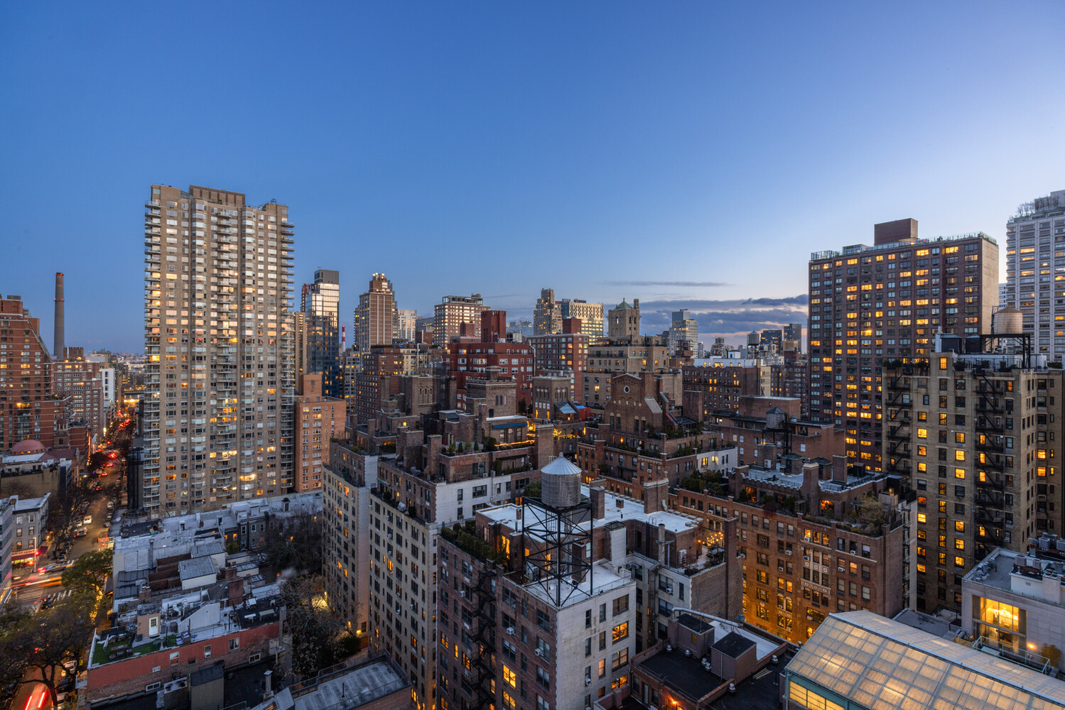 200 East 74th Street, Unit 21A Manhattan, NY 10021 - Photo 6 of 14