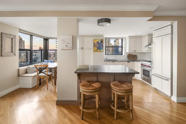 $2,649,000 | 200 East 74th Street, Unit 21A | Lenox Hill