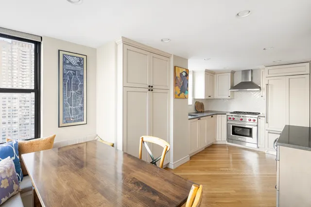 $2,649,000 | 200 East 74th Street, Unit 21A | Lenox Hill