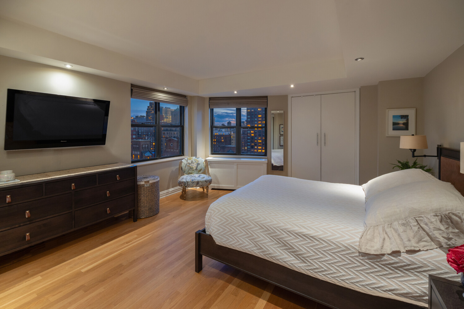 200 East 74th Street, Unit 21A Manhattan, NY 10021 - Photo 9 of 14