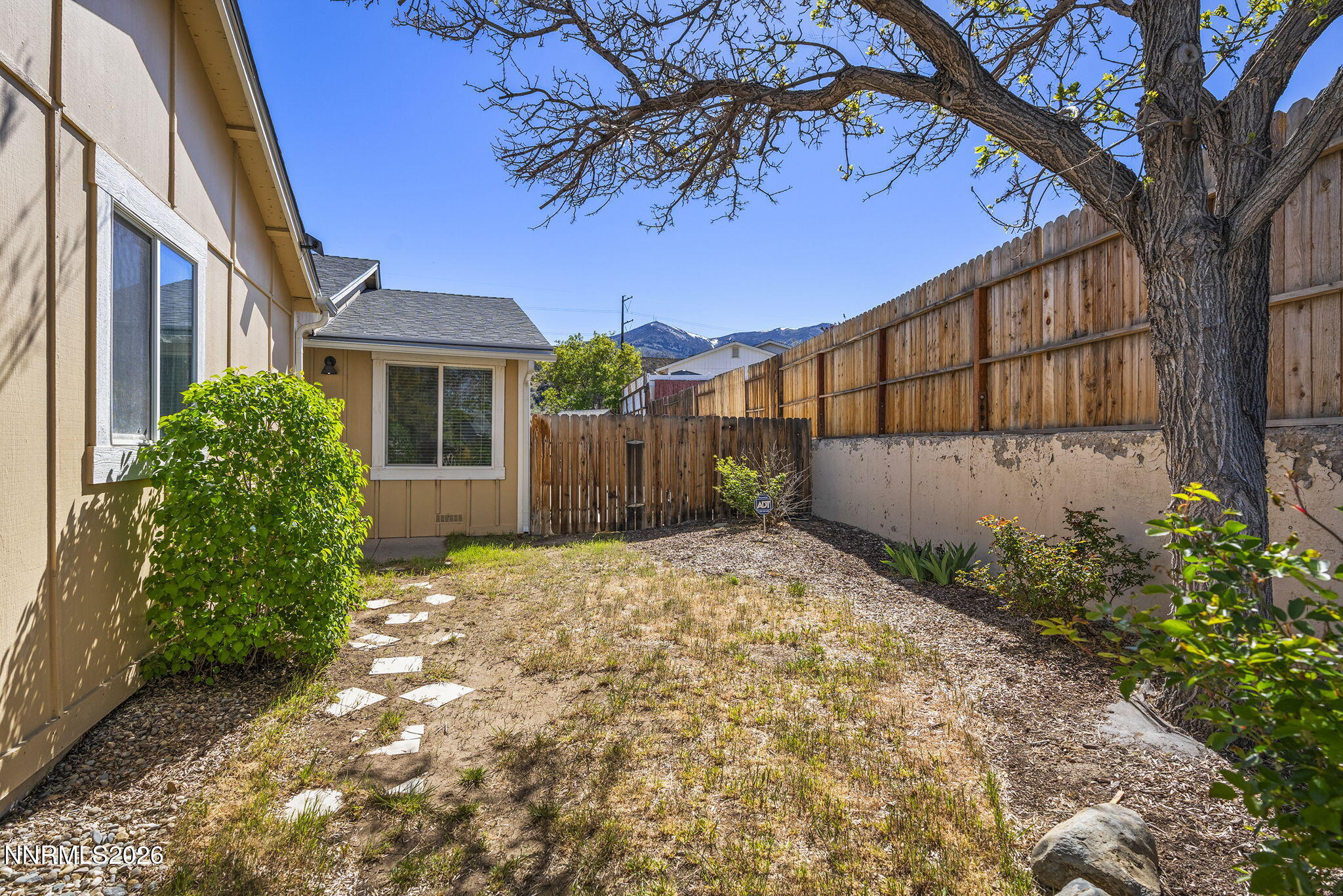 6850 Peppermint Drive Reno, NV 89506 - Photo 2 of 21 2-web-or-mls-_DSC2128